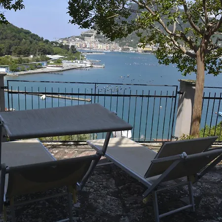 La Terrazza Su *