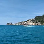 La Terrazza Su *